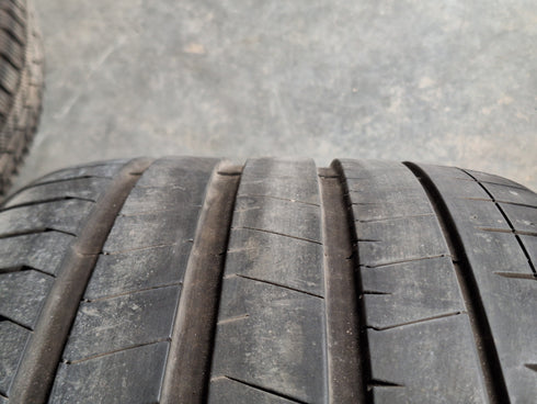 Pneus Pirelli PZERO 325/30 R23 | 285/35 R23