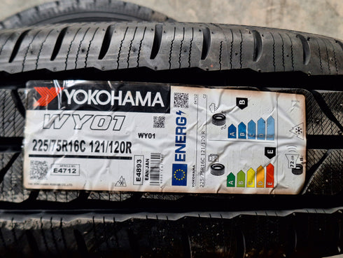 Pneus YOKOHAMA WY01 225/75 R16
