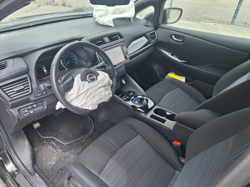 Nissan Leaf N-connecta 2024 5700km