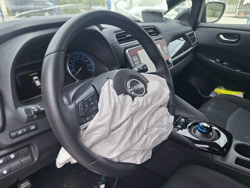 Nissan Leaf N-connecta 2024 5700km