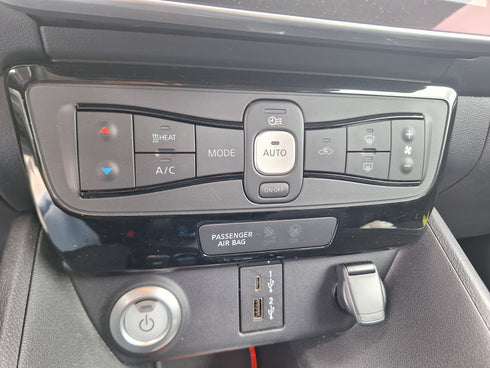 Nissan Leaf N-connecta 2024 5700km
