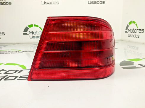 Farol Traseiro Direito Mercedes Classe E A2108204464