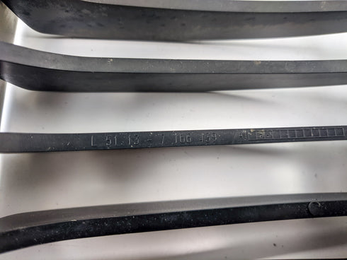 Grelha Dianteira Esquerda BMW serie 1 E81 E87 7166439