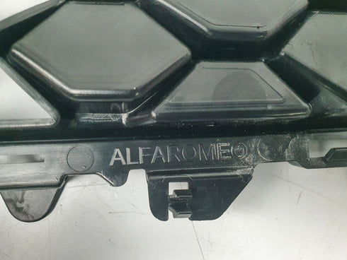 Grelha de pára-Choques dianteiro direito Alfa Romeo Giulia 156107972RH