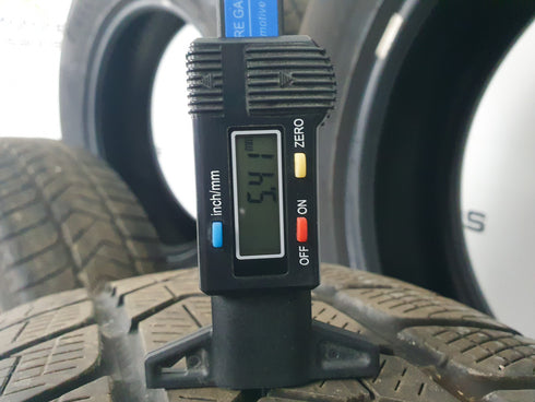 Pneus Pirelli Scorpion 235/65 R18